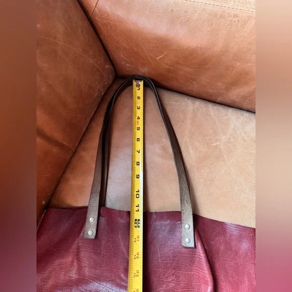 Vintage vibes red maroon brown soft leather tote Toshi minimal designer luxe - Picture 15 of 17